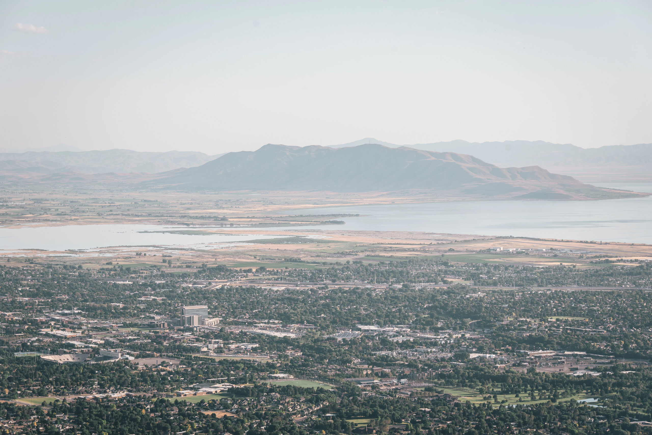 Vineyard, Utah Roofing Services – Top Rated Roofs Vineyard, Utah neighborhood with modern homes and rooftops near Utah Lake