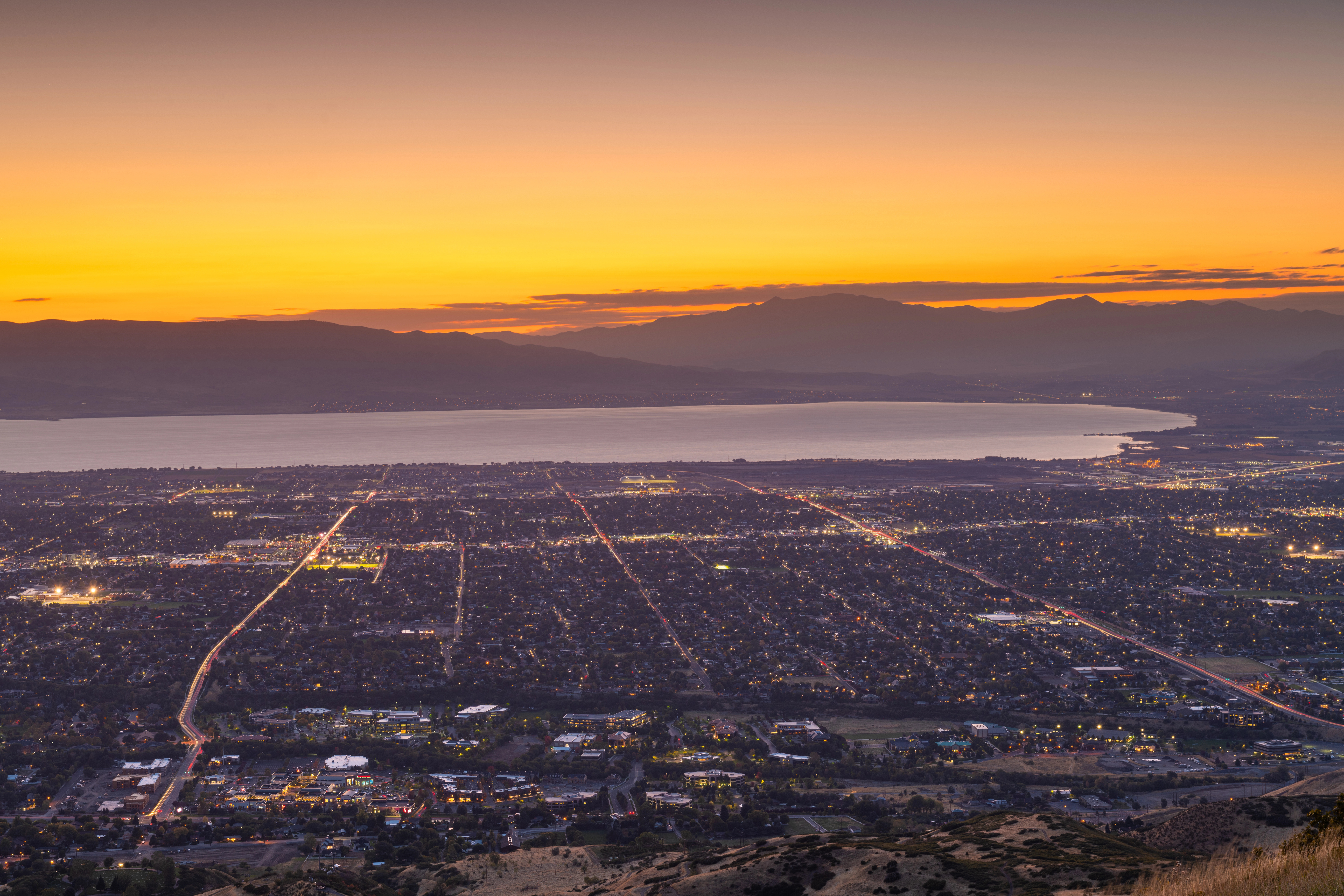 Provo Roofing Services – Top Rated Roofs Provo, Utah residential area with rooftops and mountain views