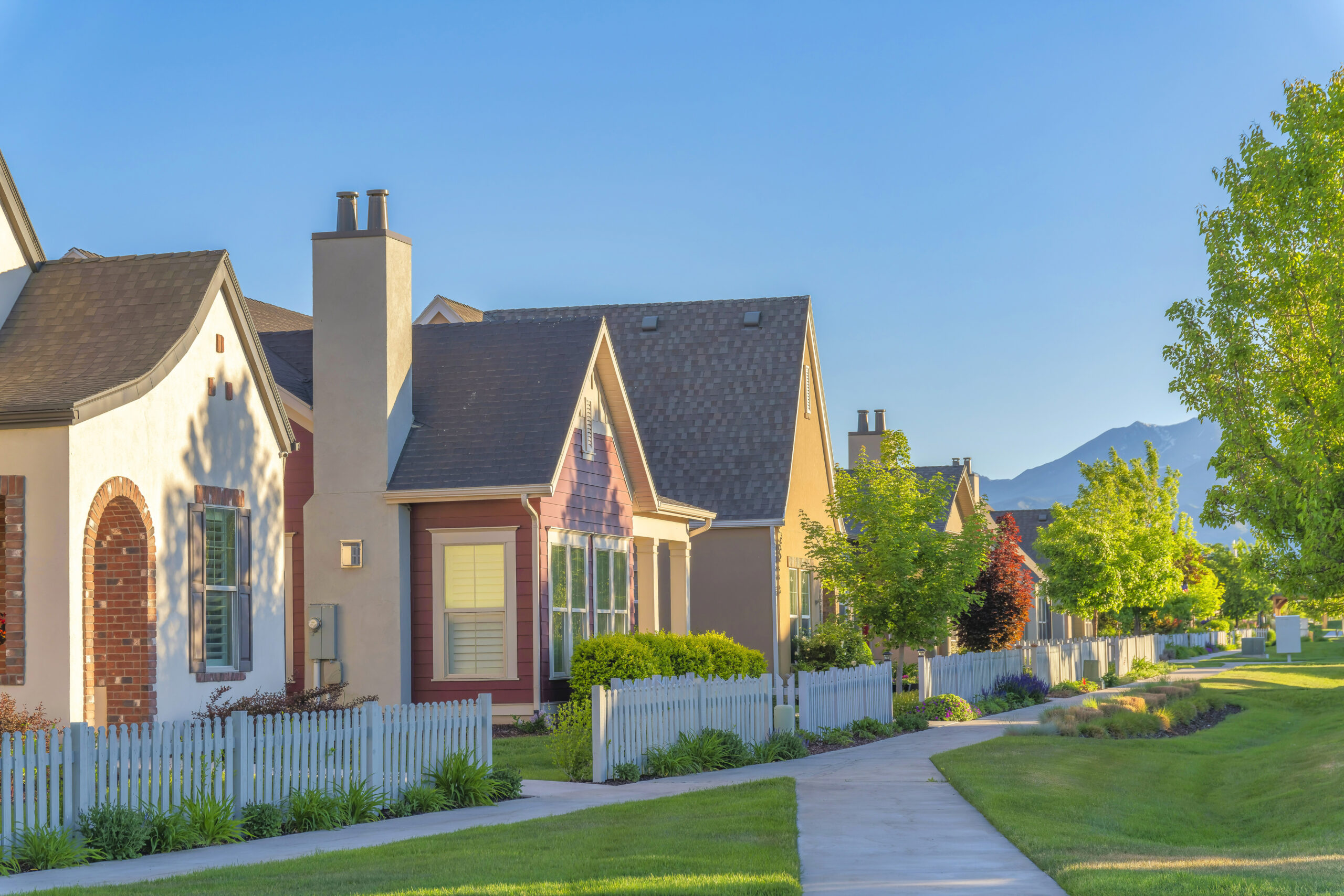South Jordan Roofing Services – Top Rated Roofs Aerial view of South Jordan, Utah with modern homes and rooftops