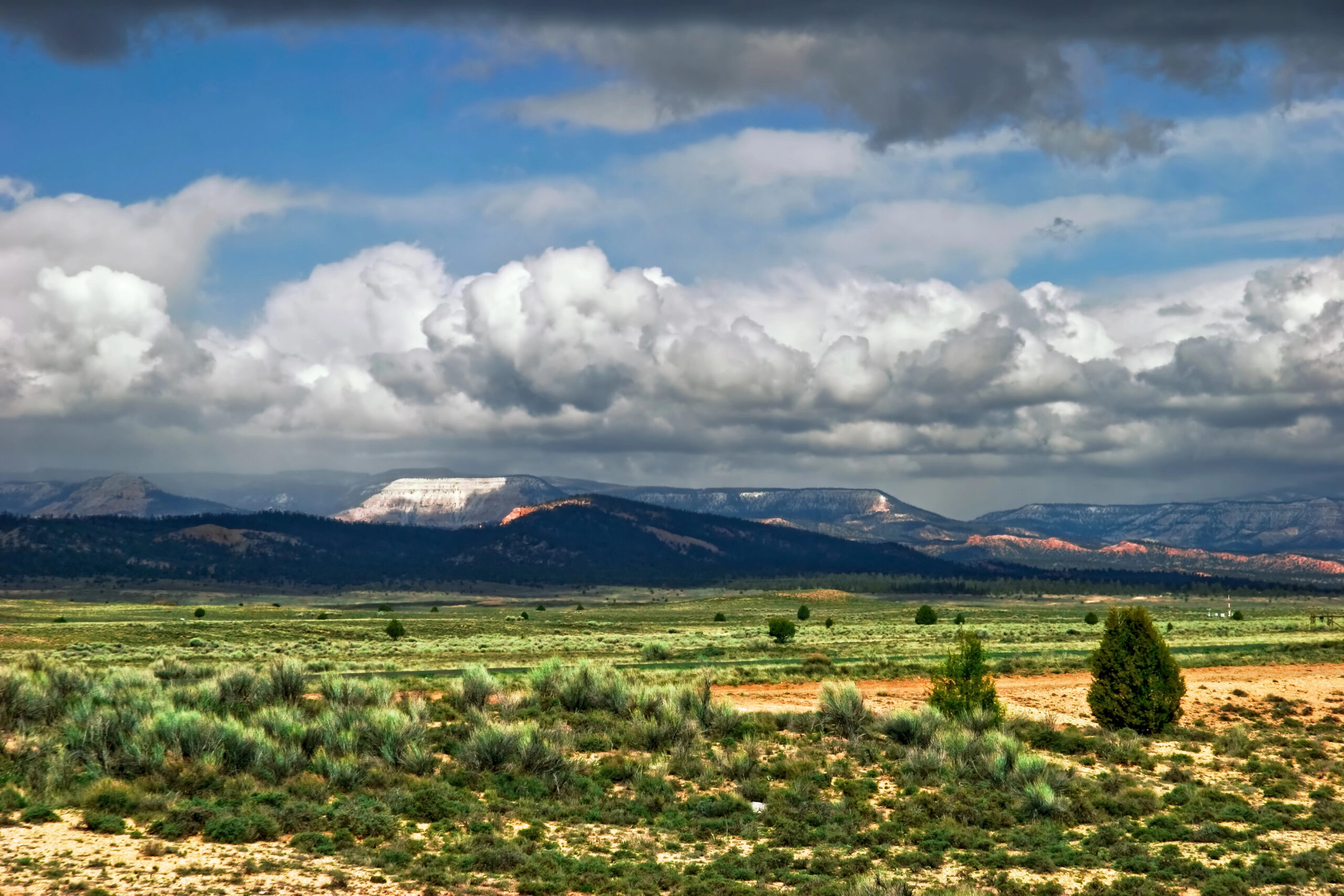Lindon, Utah Roofing Services – Top Rated Roofs Rooftop view of Lindon, Utah homes with mountain backdrop